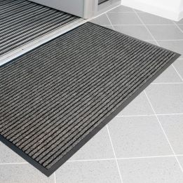 Tapis grattant et absorbant en polypropylène  à partir de 49,00 € dans notre gamme de Tapis d'entrée