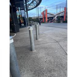 Borne anti bélier en acier galvanisé