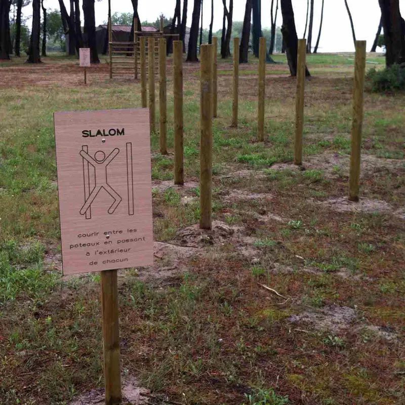 Photo Slalom avec panneau
