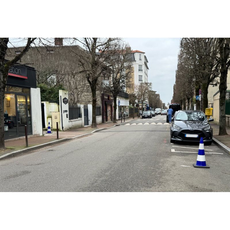 Cône lesté classe 2 90 cm en situation