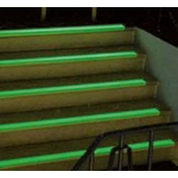 Nez de marche en aluminium antidérapant fluorescent en situation