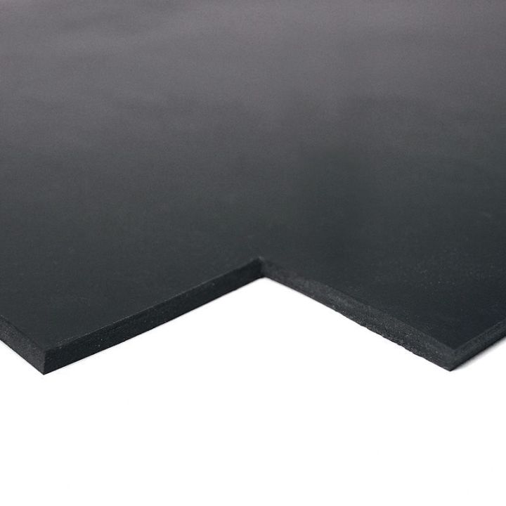 Bâche lisse en caoutchouc nitrile noir multi-usage pour protéger sol et surface. Bâches en caoutchouc à applications multiples.