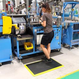 Tapis anti-fatigue industriel ergonomique
