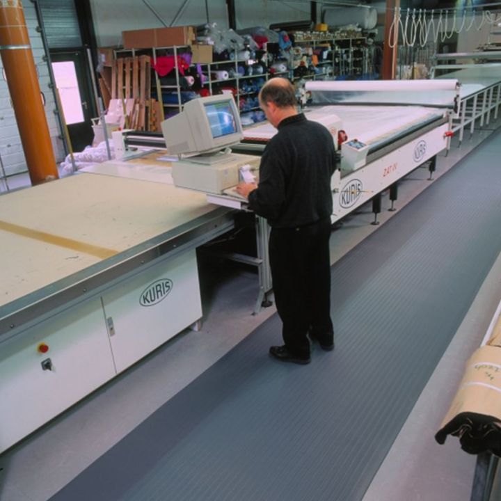 Tapis antifatigue à surface striée - 410 Airug