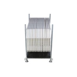 Rack de transport avec 15 barrières blanches.