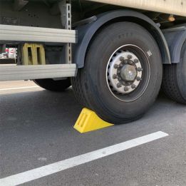 Cale de roue pour poids lourds