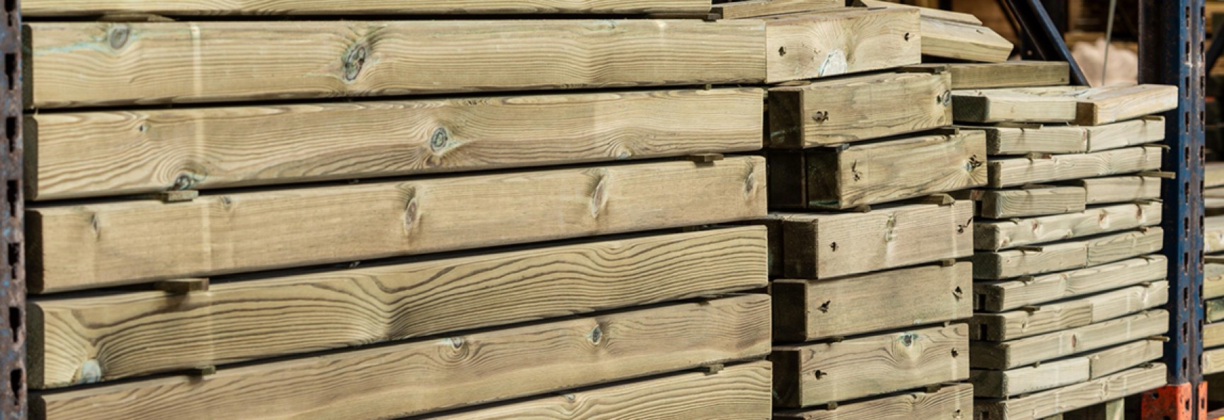 Mobilier urbain en bois autoclave : solution durable, esthétique et résistante !